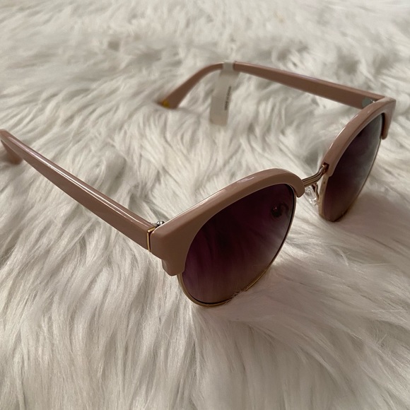 pink framed sunglasses - Picture 3 of 7